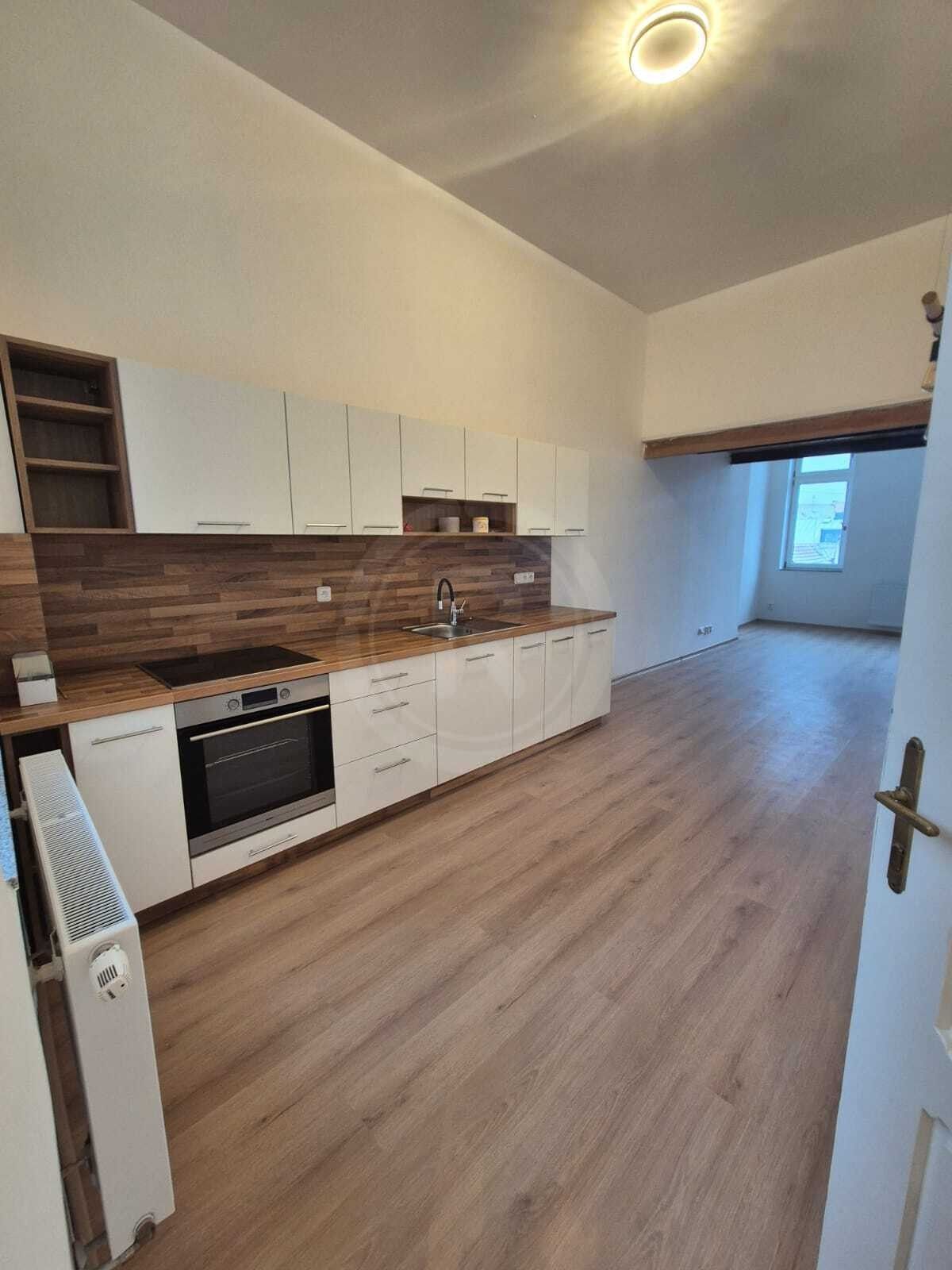 3+kk, Karla IV., České Budějovice, 90 m²