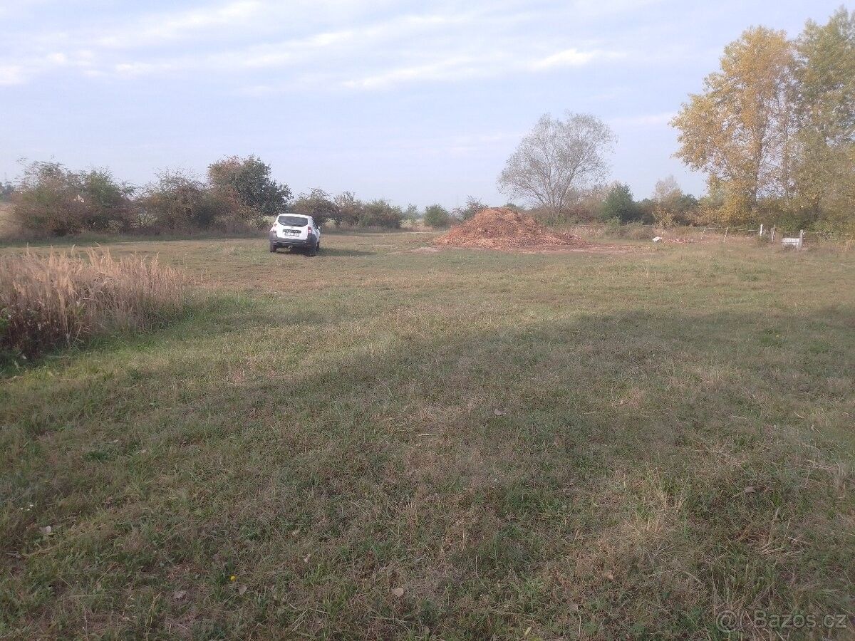 Prodej zemědělský pozemek - Vojkovice u Kralup nad Vltavou, 277 44, 18 000 m²