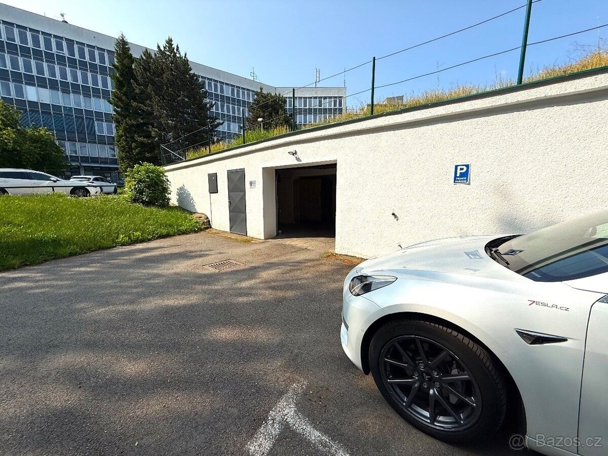 Garáže, Brno, 602 00