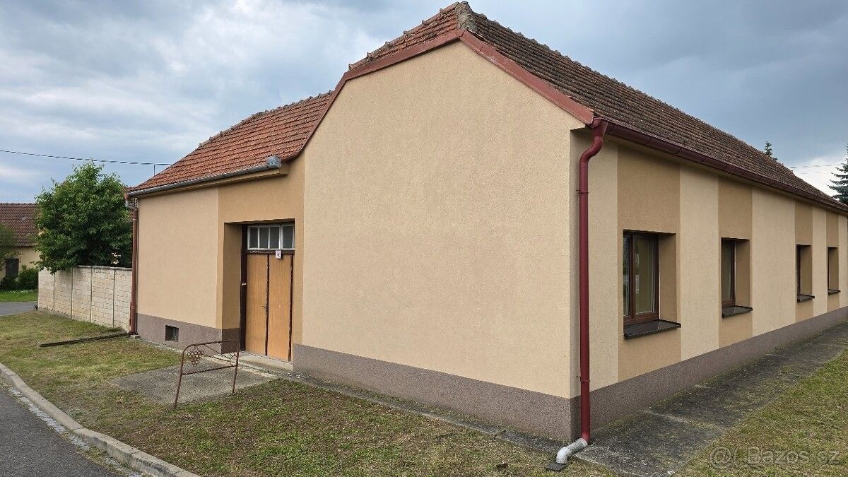 Rodinné domy, Louka nad Veličkou, 696 76