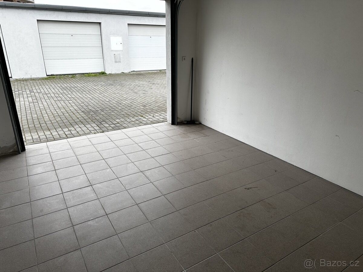 Pronájem garáž - Znojmo, 669 02, 23 m²