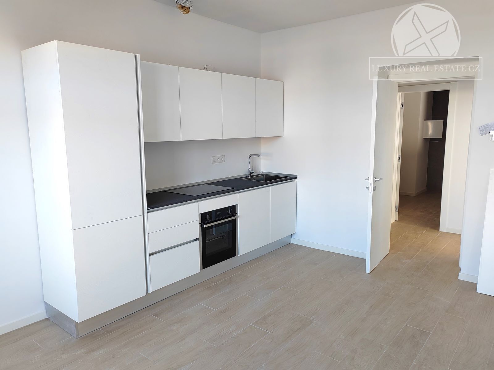 2+kk, Kolmá, Praha, 52 m²