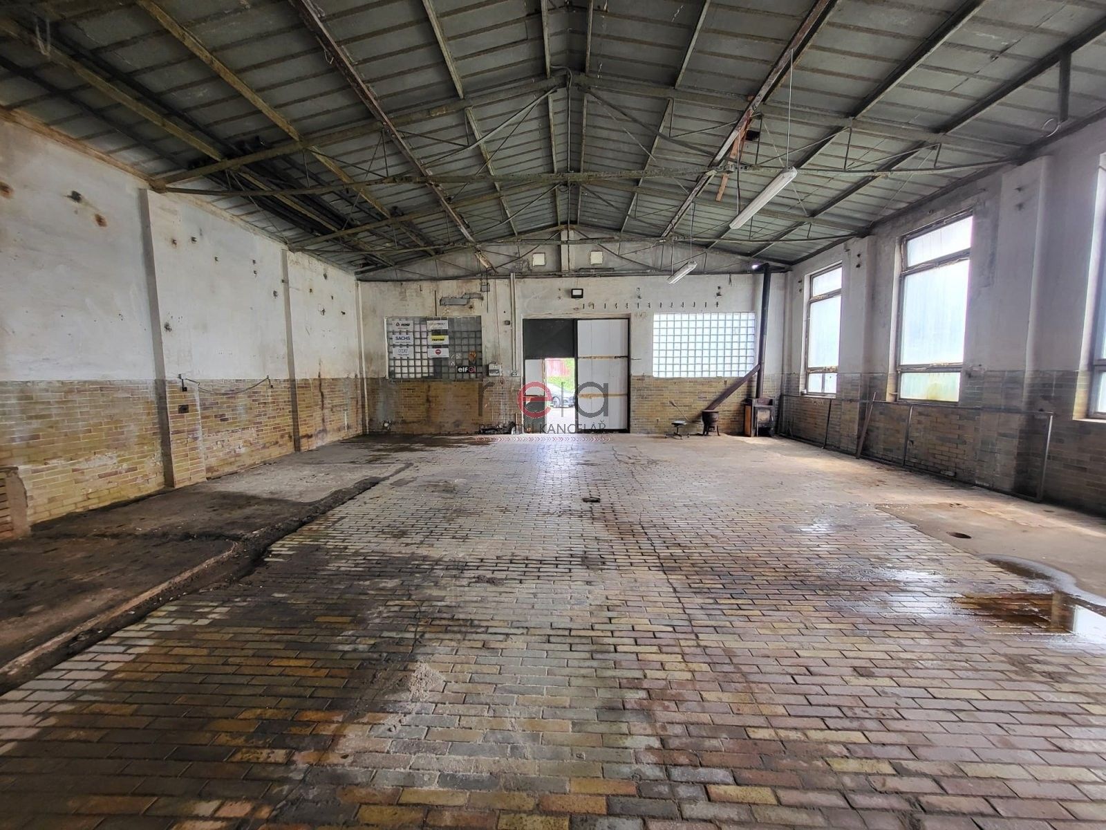 Prodej sklad - Nový Bor, 250 m²