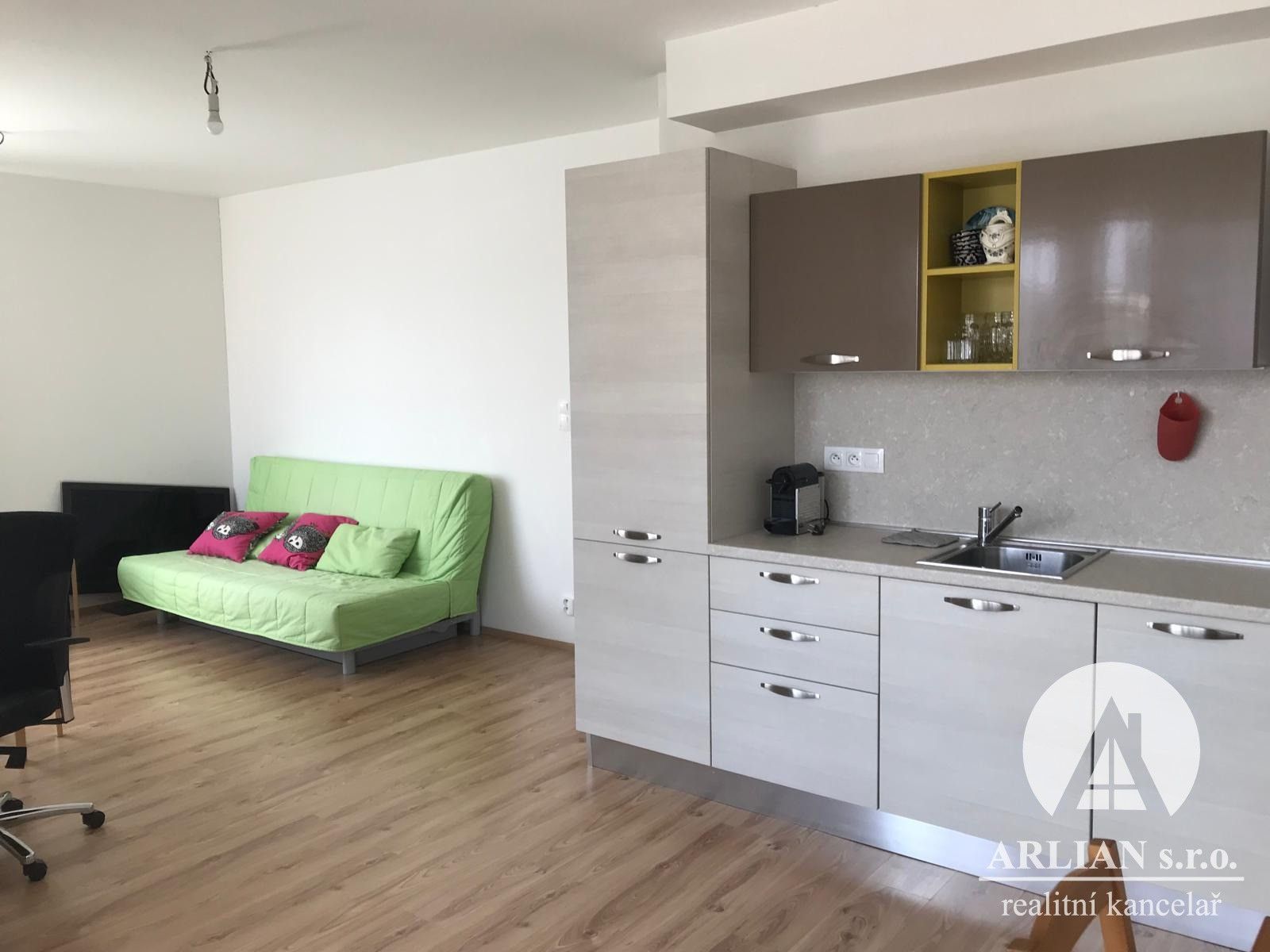 2+kk, Babická, Praha, 50 m²