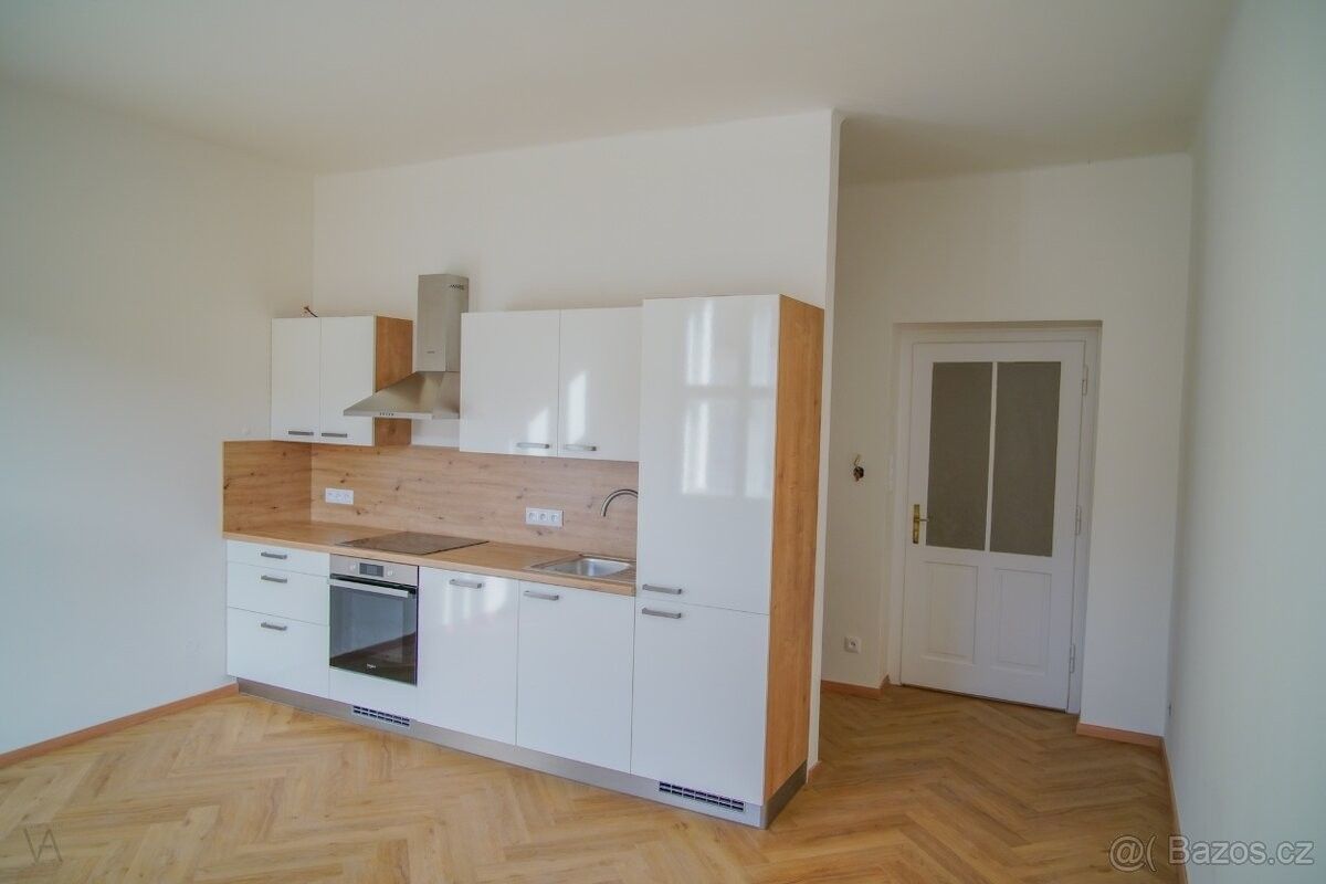 2+kk, Praha, 160 00, 64 m²