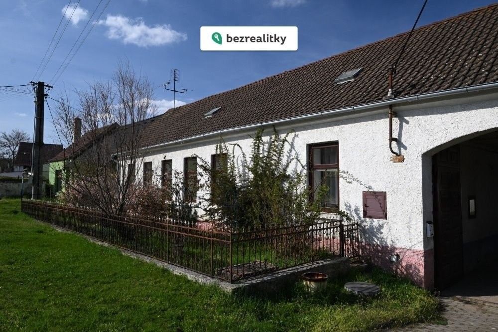 Prodej rodinný dům - Černín, 120 m²