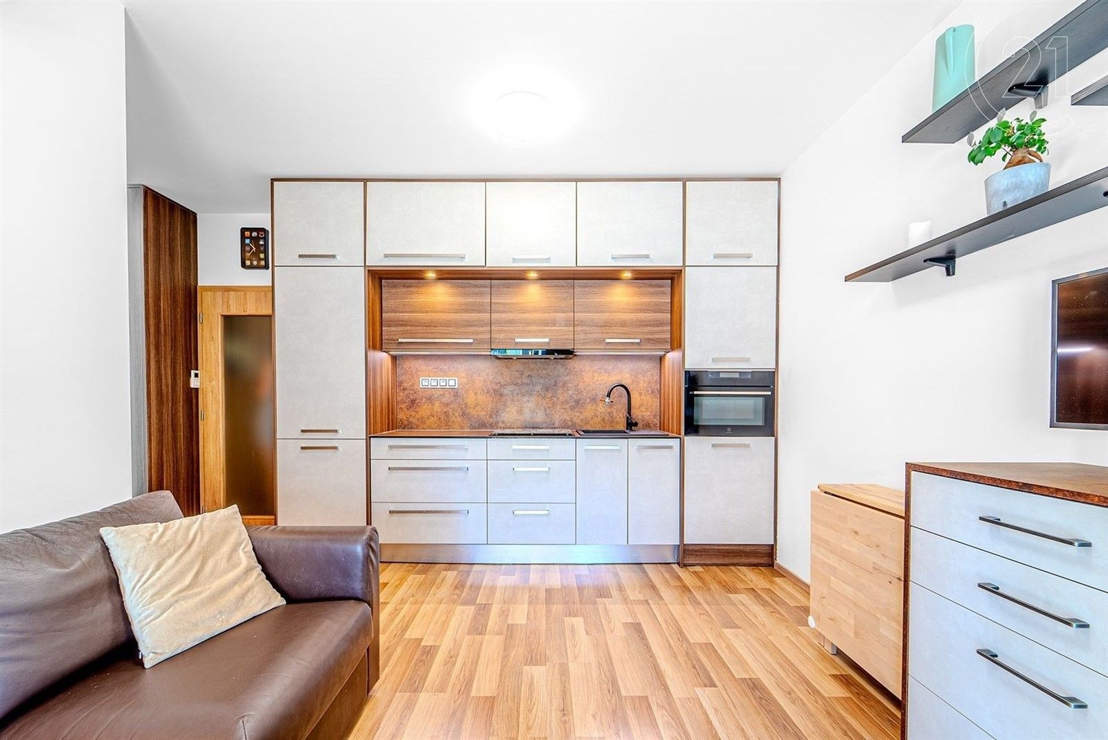 Prodej byt 2+kk - Karla Guta, Praha, 37 m²