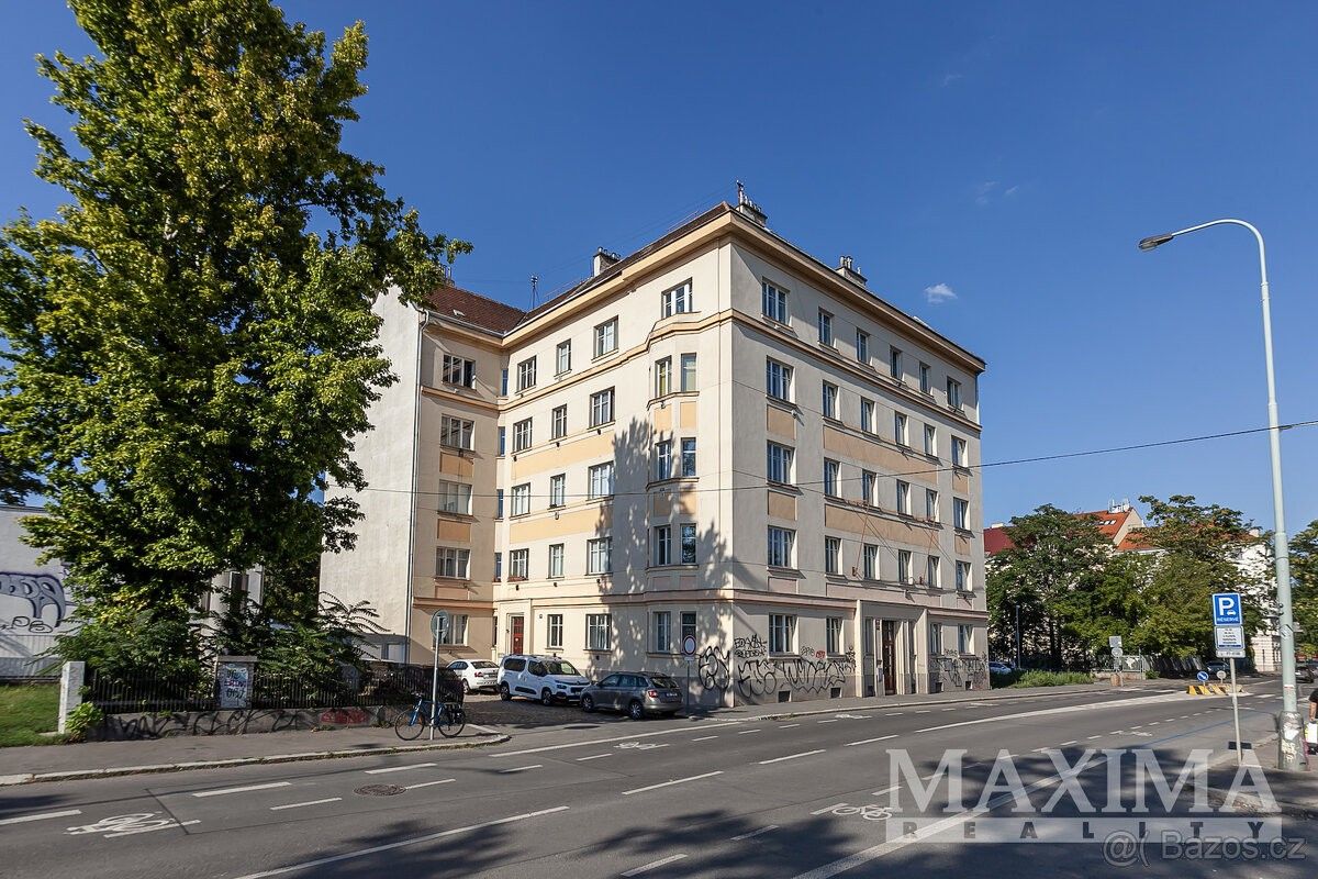 2+kk, Praha, 100 00, 62 m²