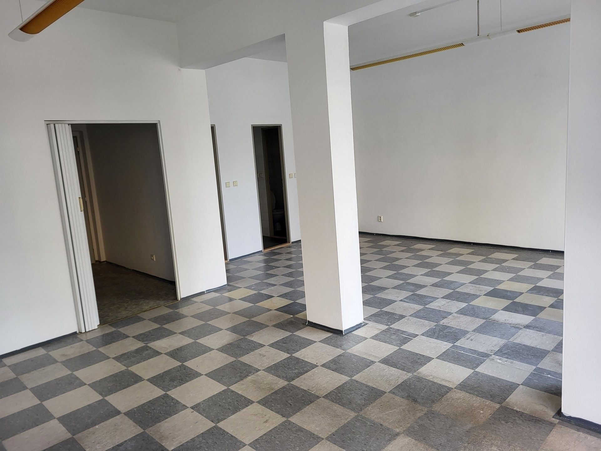 Obchodní prostory, Větrná, České Budějovice, 53 m²