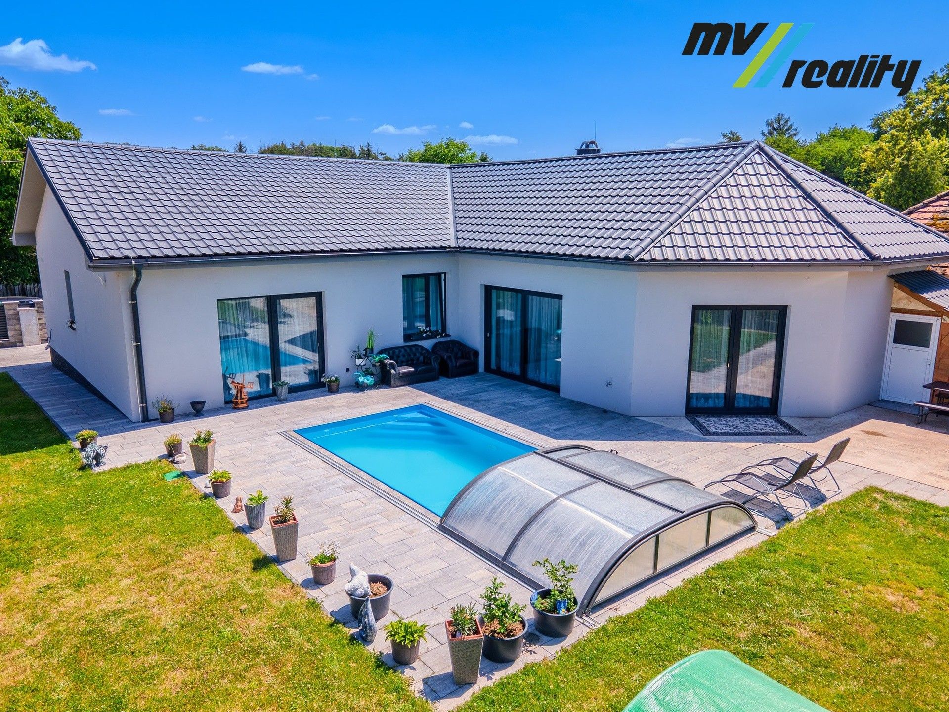 Rodinné domy, Chotouň, Chrášťany, 196 m²