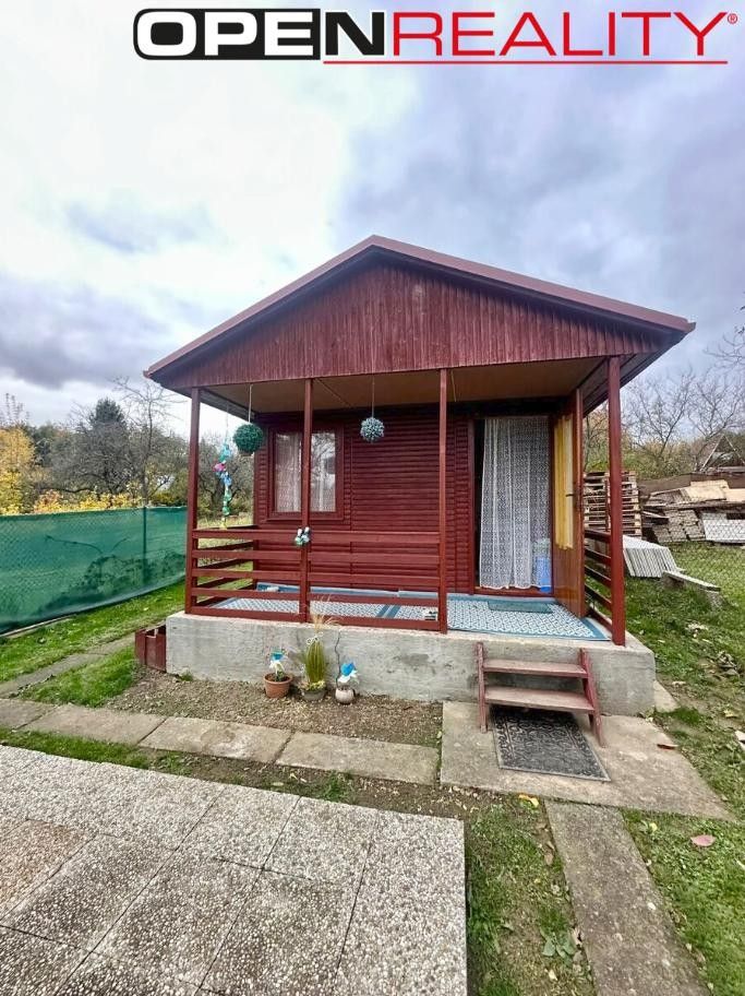 Zahrady, Jemnice, 988 m²