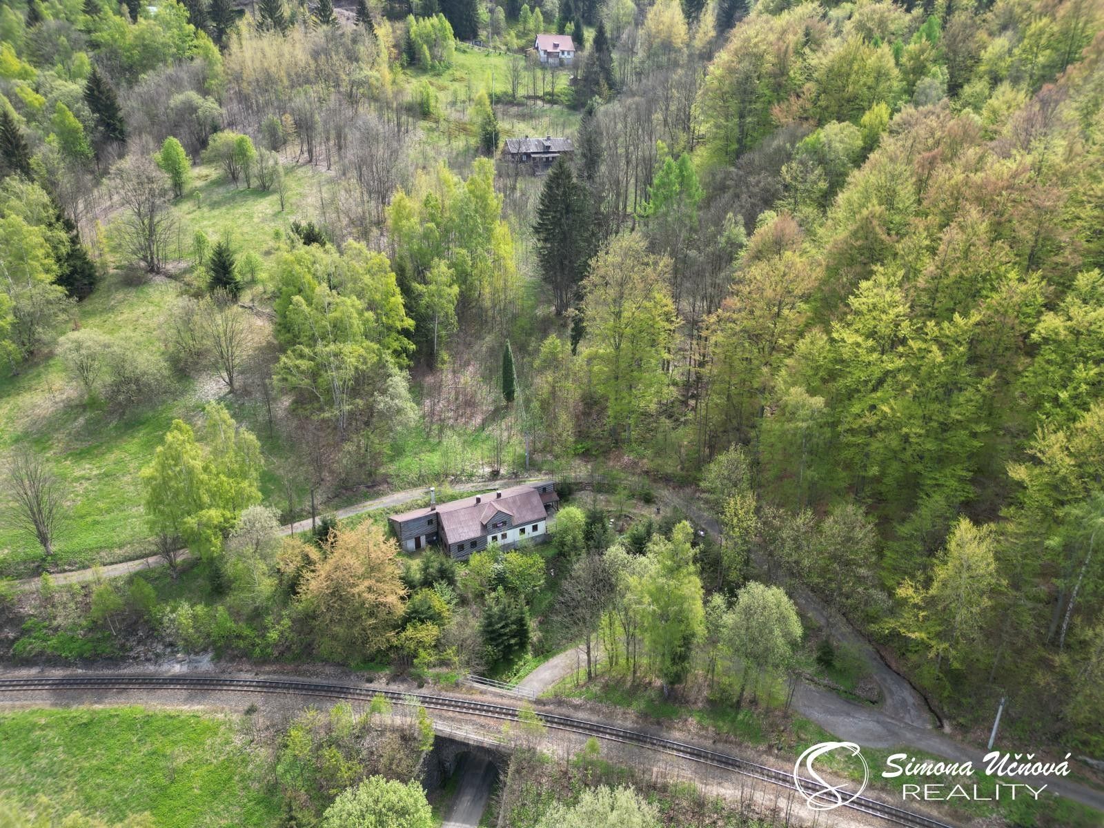 Prodej ubytovací zařízení - Hutní, Desná, 270 m²