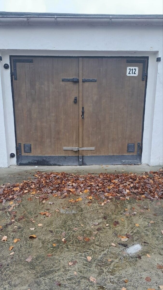 Garáže, Krupka, 417 41