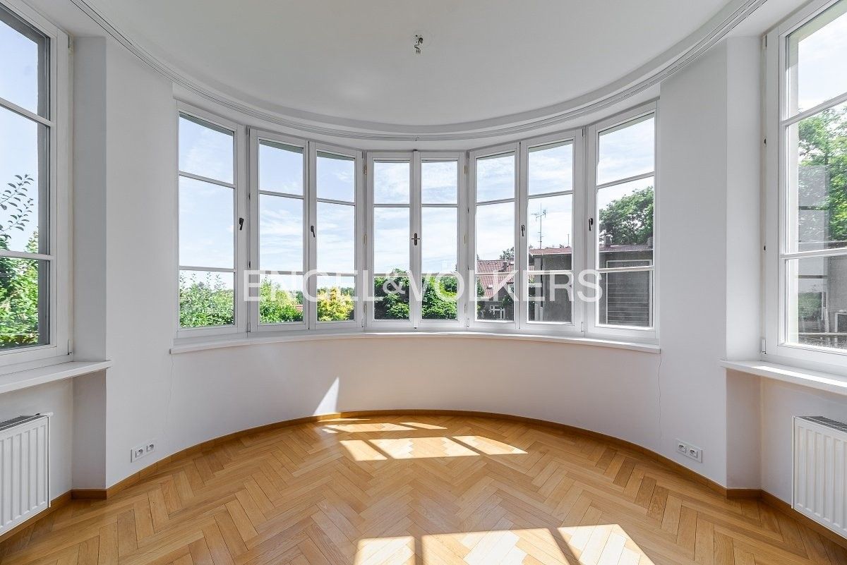 4+kk, Na Hřebenkách, Praha, 145 m²