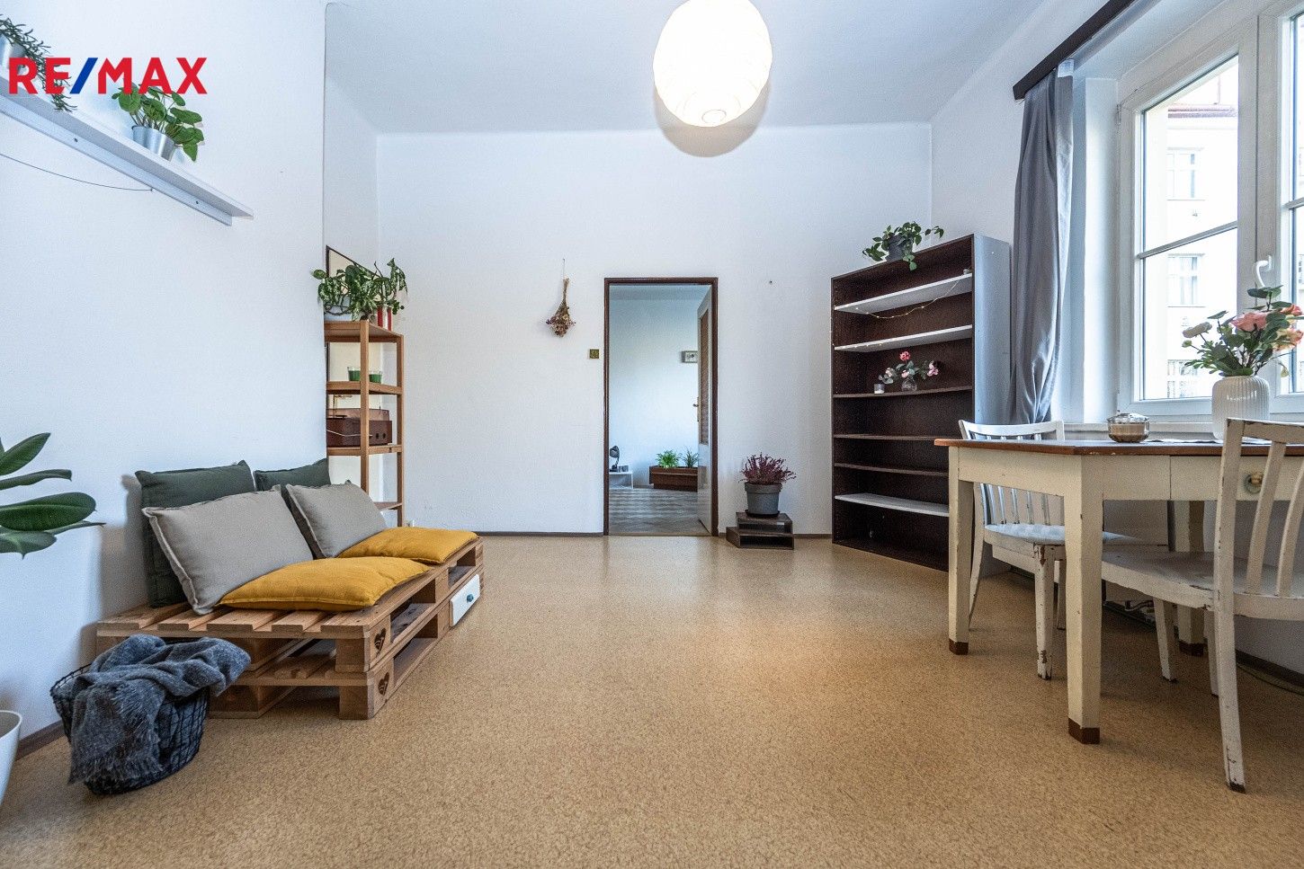 2+kk, Šrobárova, Praha, 49 m²