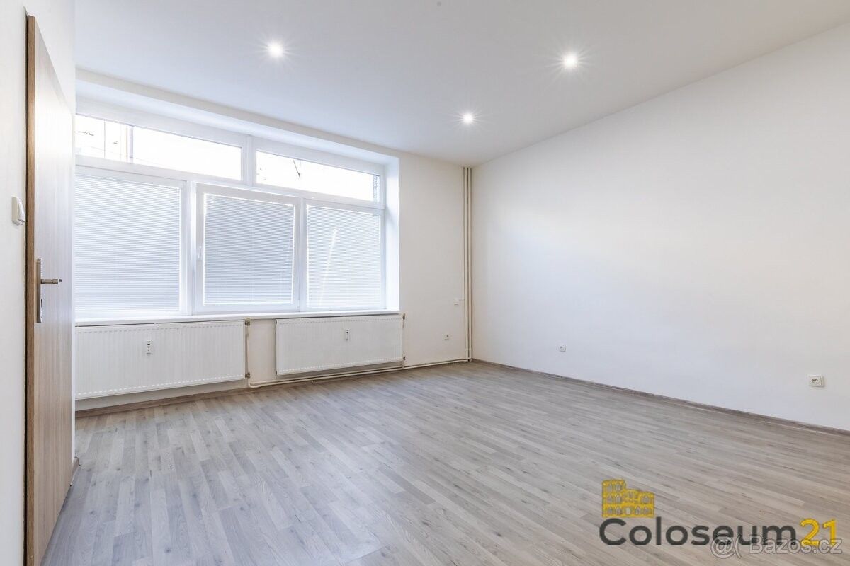 Prodej kancelář - Kladno, 272 01, 37 m²