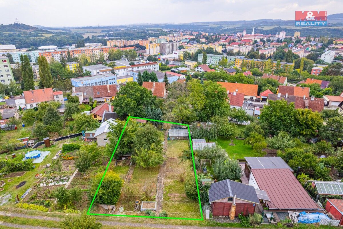 Zahrady, Kadaň, 432 01, 649 m²