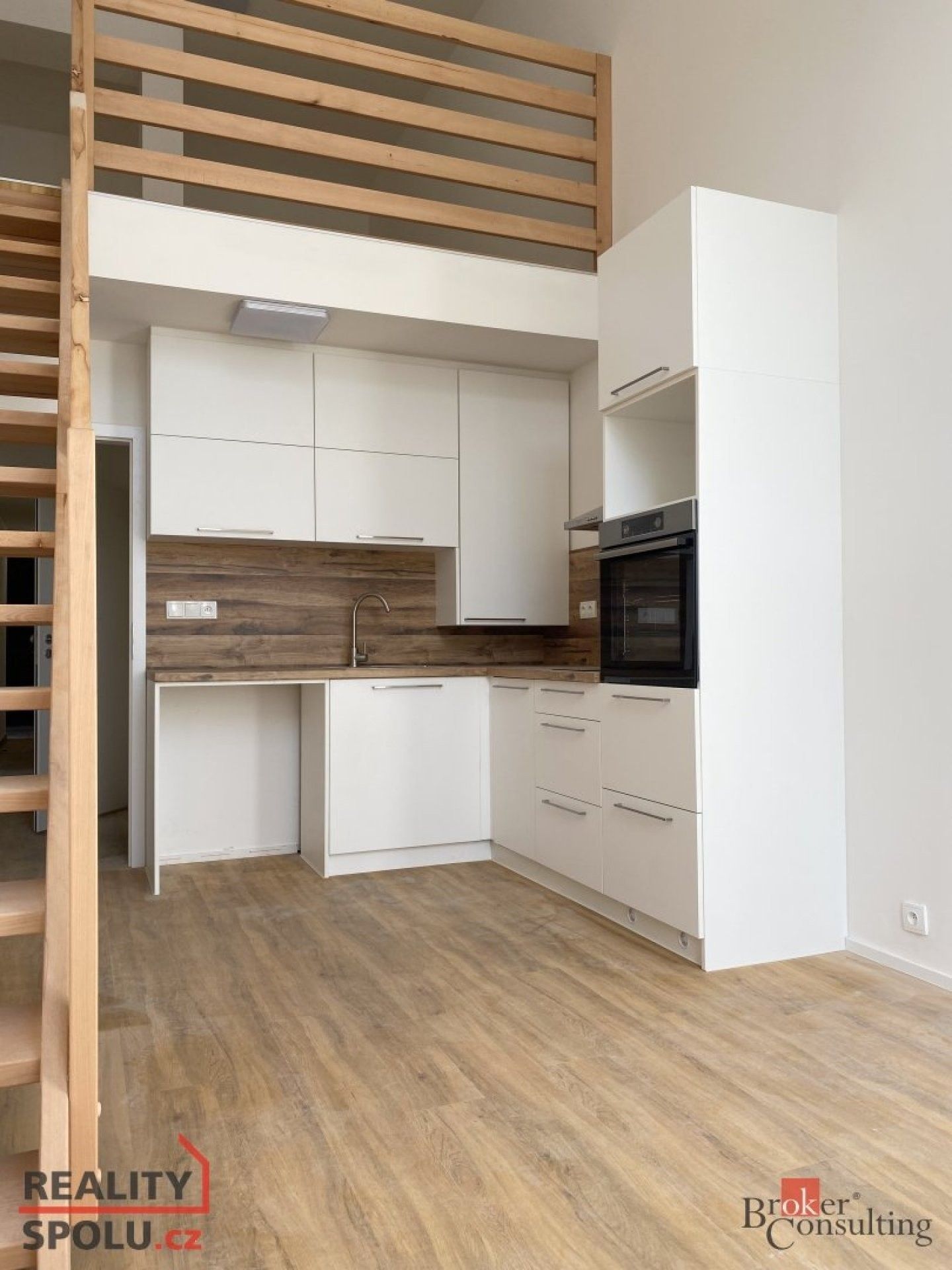 Pronájem byt 2+kk - Rolnická, Opava, 38 m²