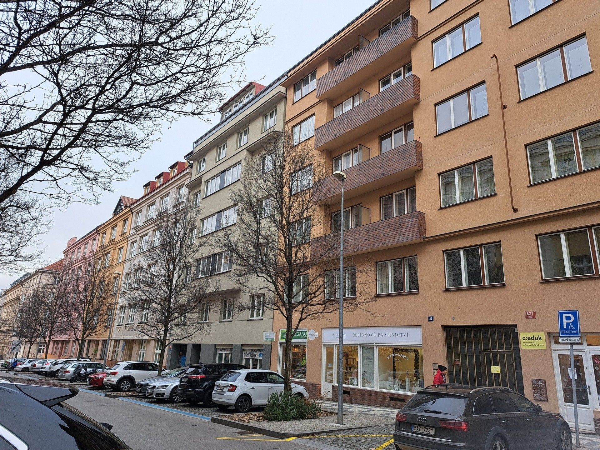 2+kk, Eliášova, Praha, 43 m²