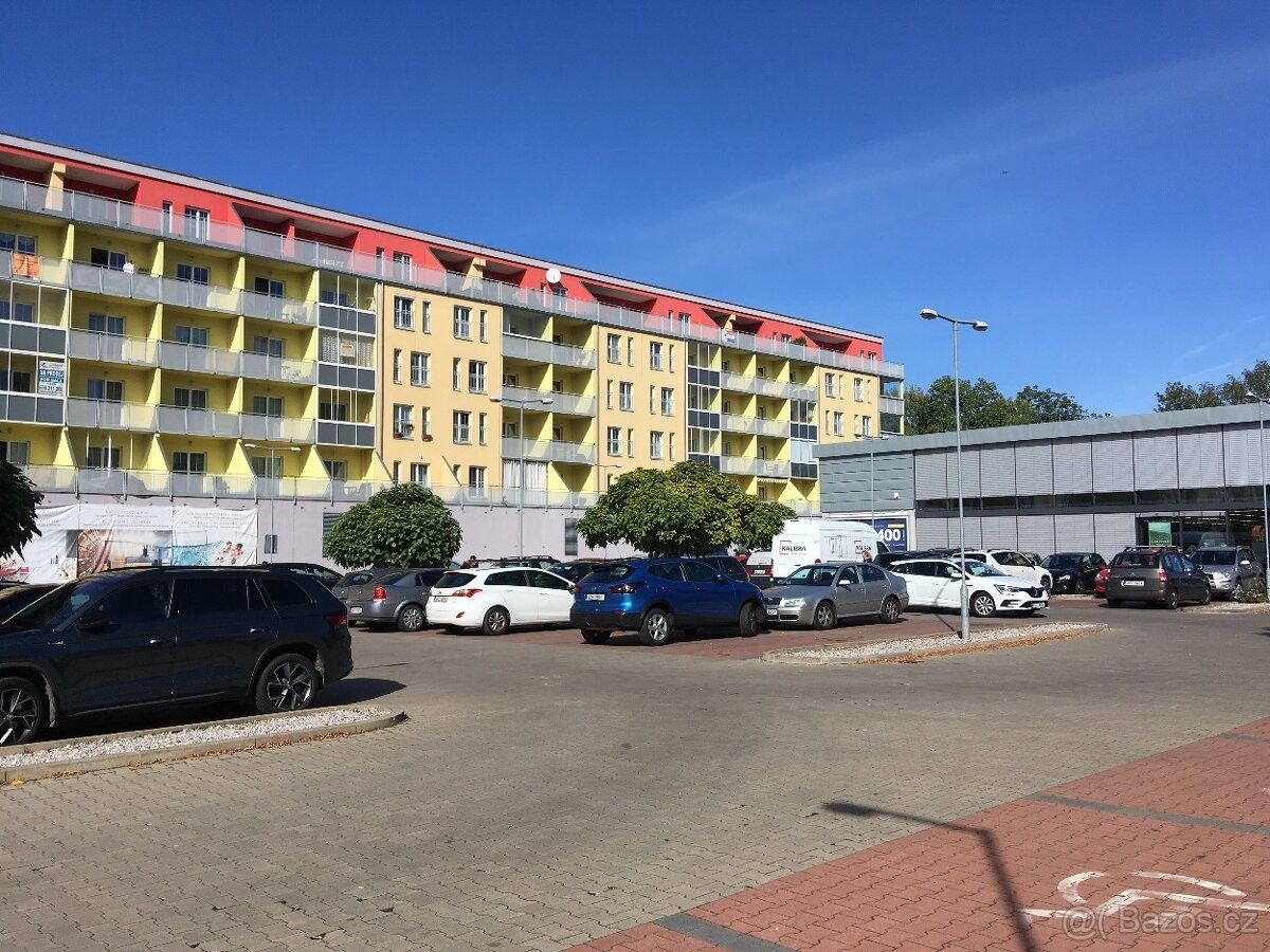 2+kk, Karlovy Vary, 360 01, 74 m²