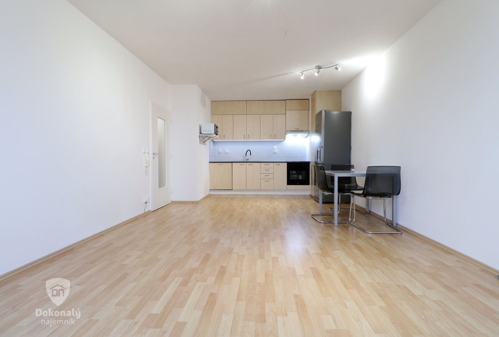 2+kk, Sluneční náměstí, Praha, 51 m²