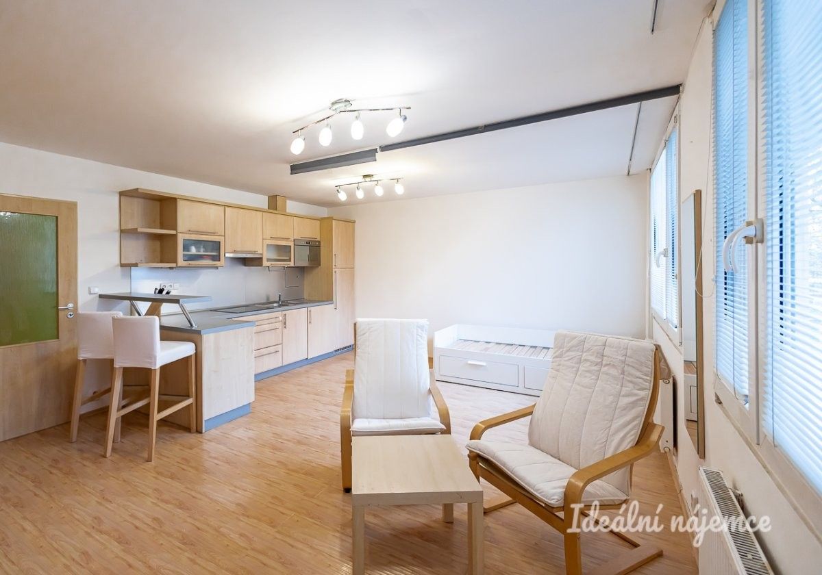 Pronájem byt 1+kk - Cafourkova, Praha, 37 m²