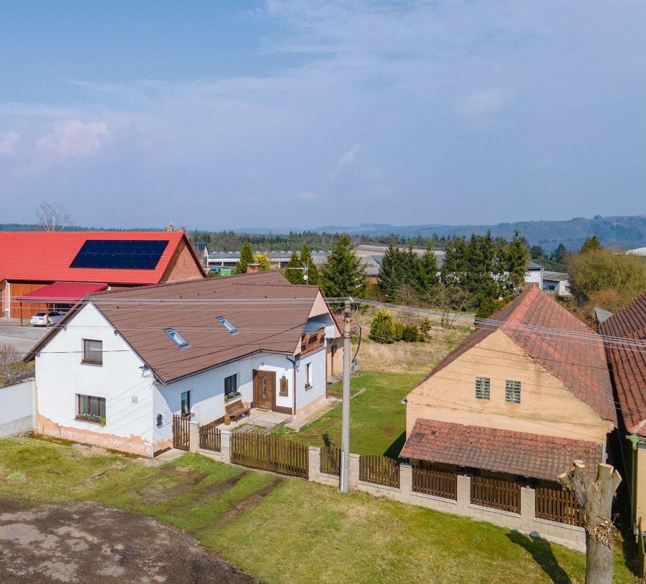 Prodej rodinný dům - Lhotka u Radnic, 208 m²