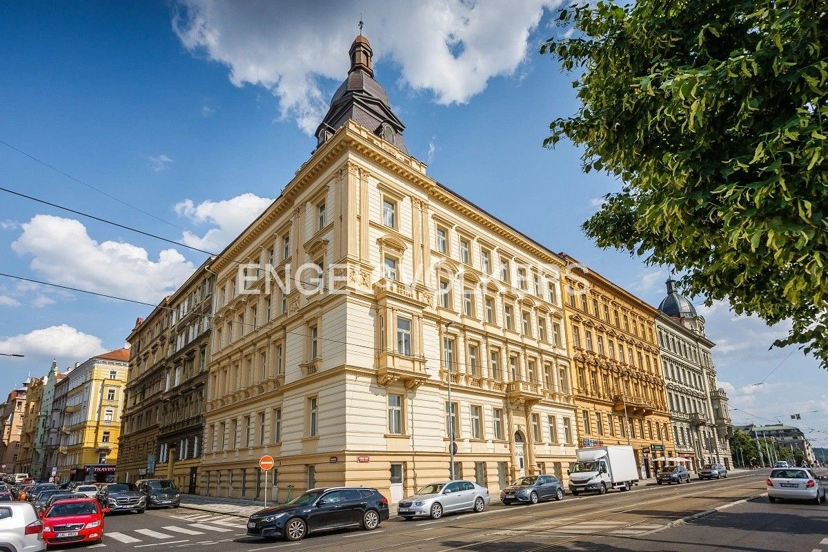 Restaurace, Rašínovo nábřeží, Praha, 269 m²