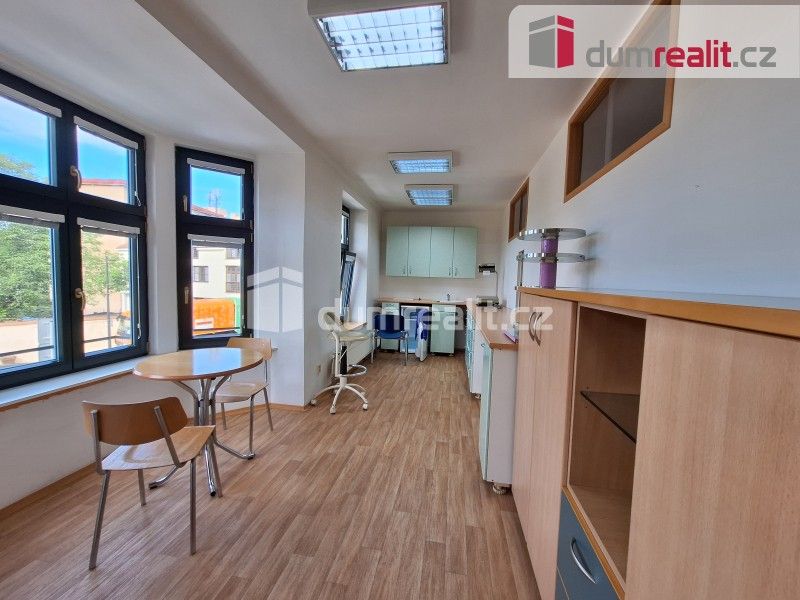 Pronájem obchodní prostory - Branická, Praha, 141 m²