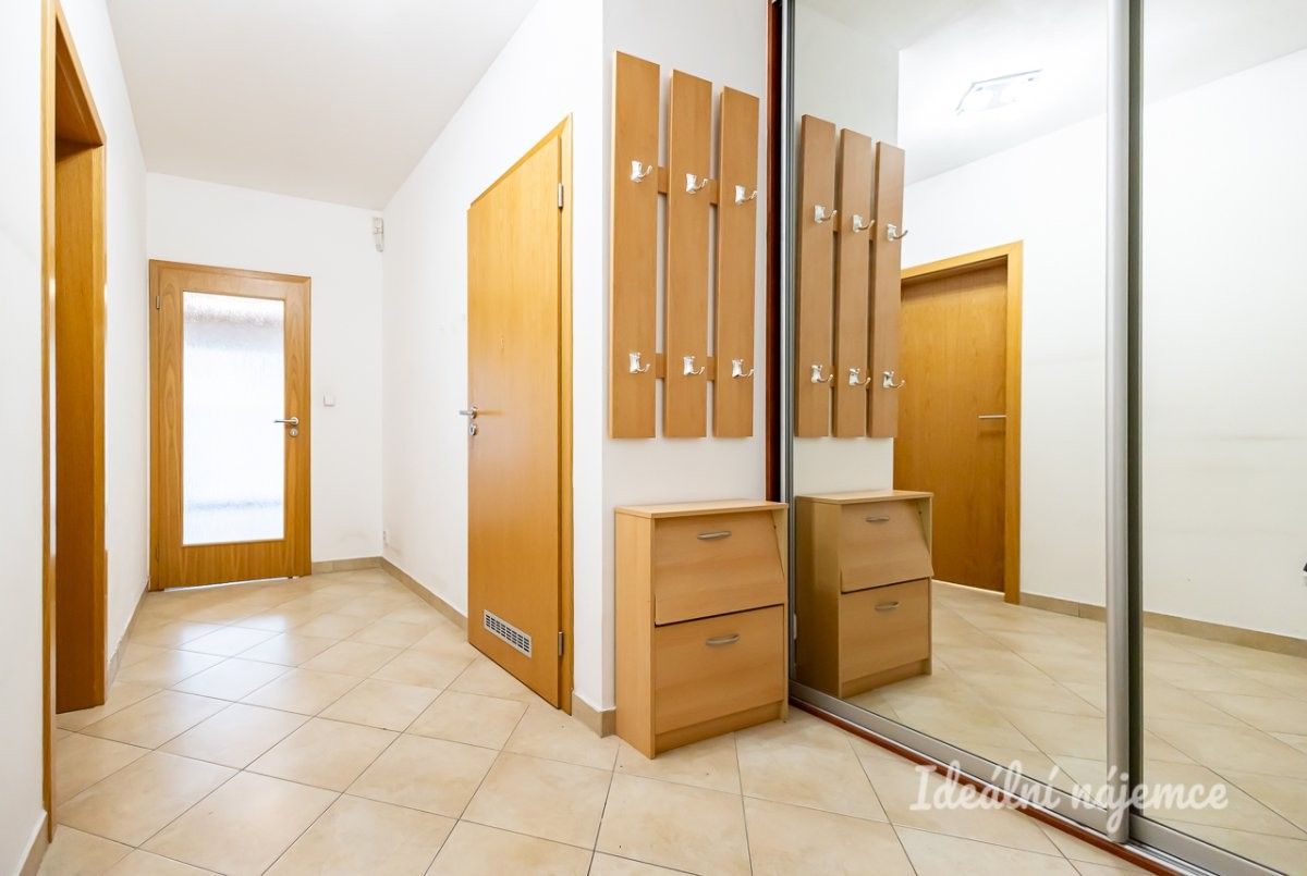 Pronájem byt 1+kk - Holubinková, Praha, 44 m²