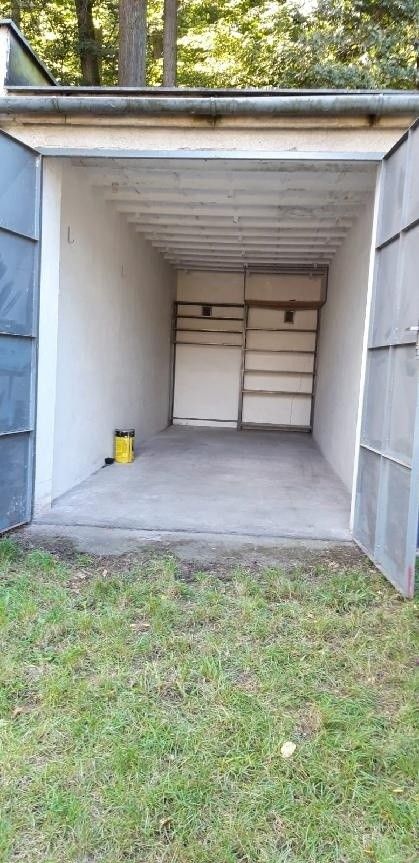 Garáže, Moravský Krumlov, 672 01