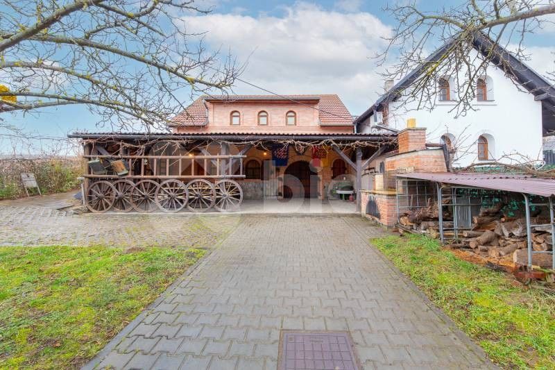 Ostatní, Mutěnice, 300 m²