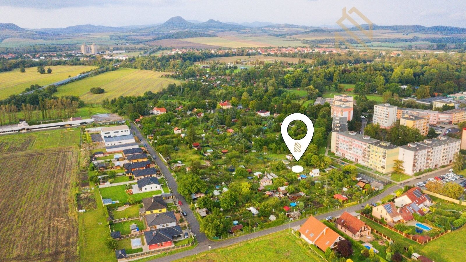 Zahrady, Louny, 684 m²