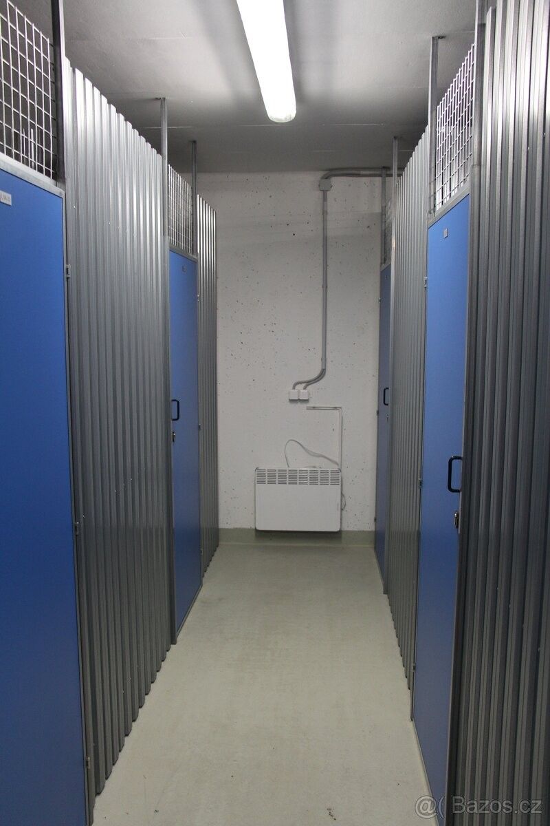 Sklady, Praha, 190 00