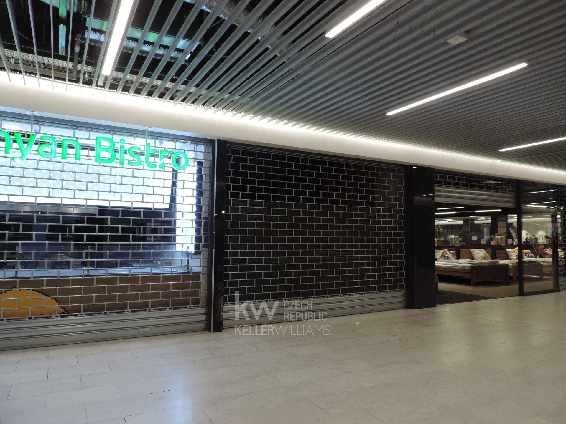 Obchodní prostory, Dukelská třída, Hradec Králové, 78 m²