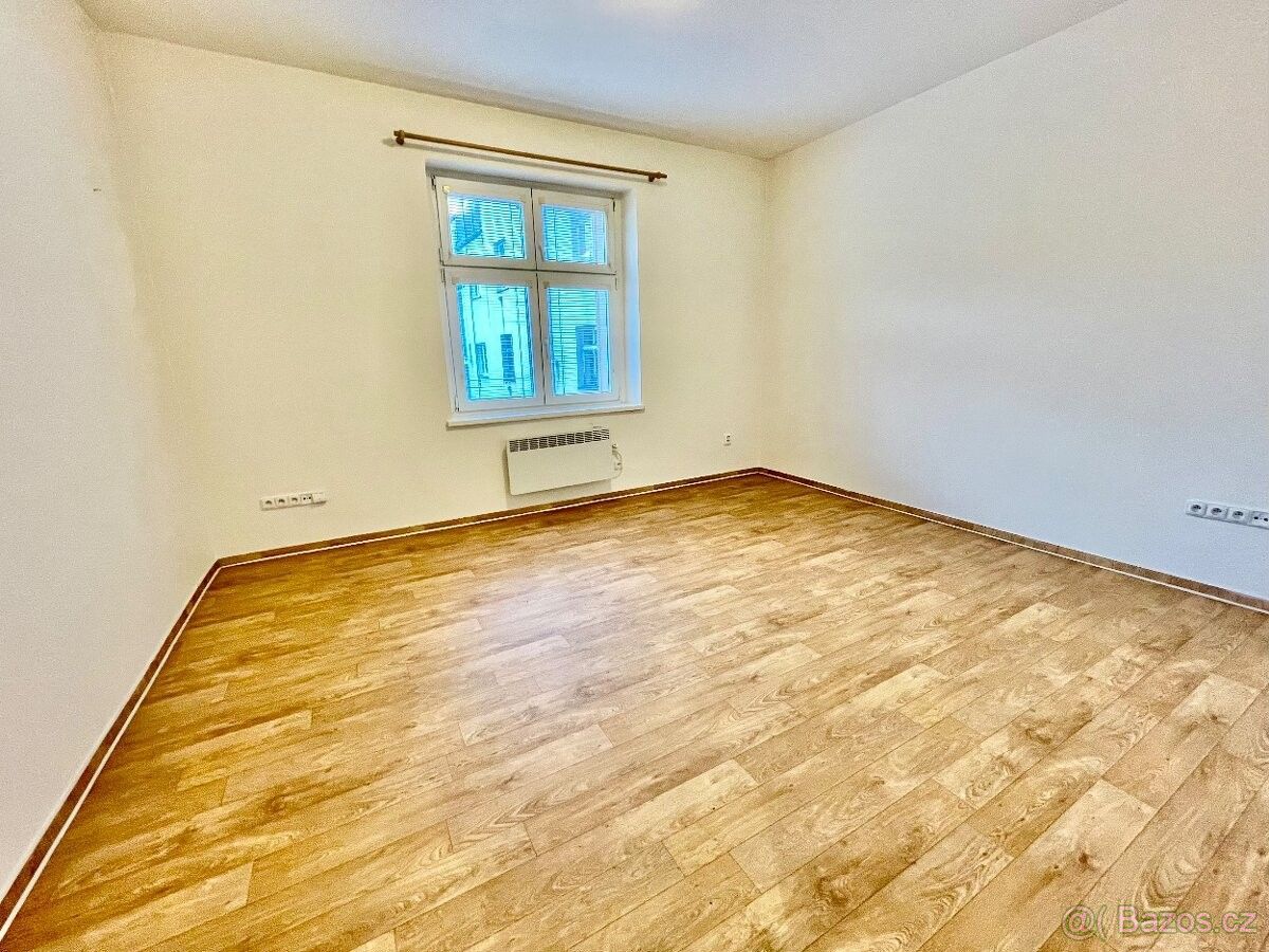 1+kk, Praha, 140 00, 31 m²