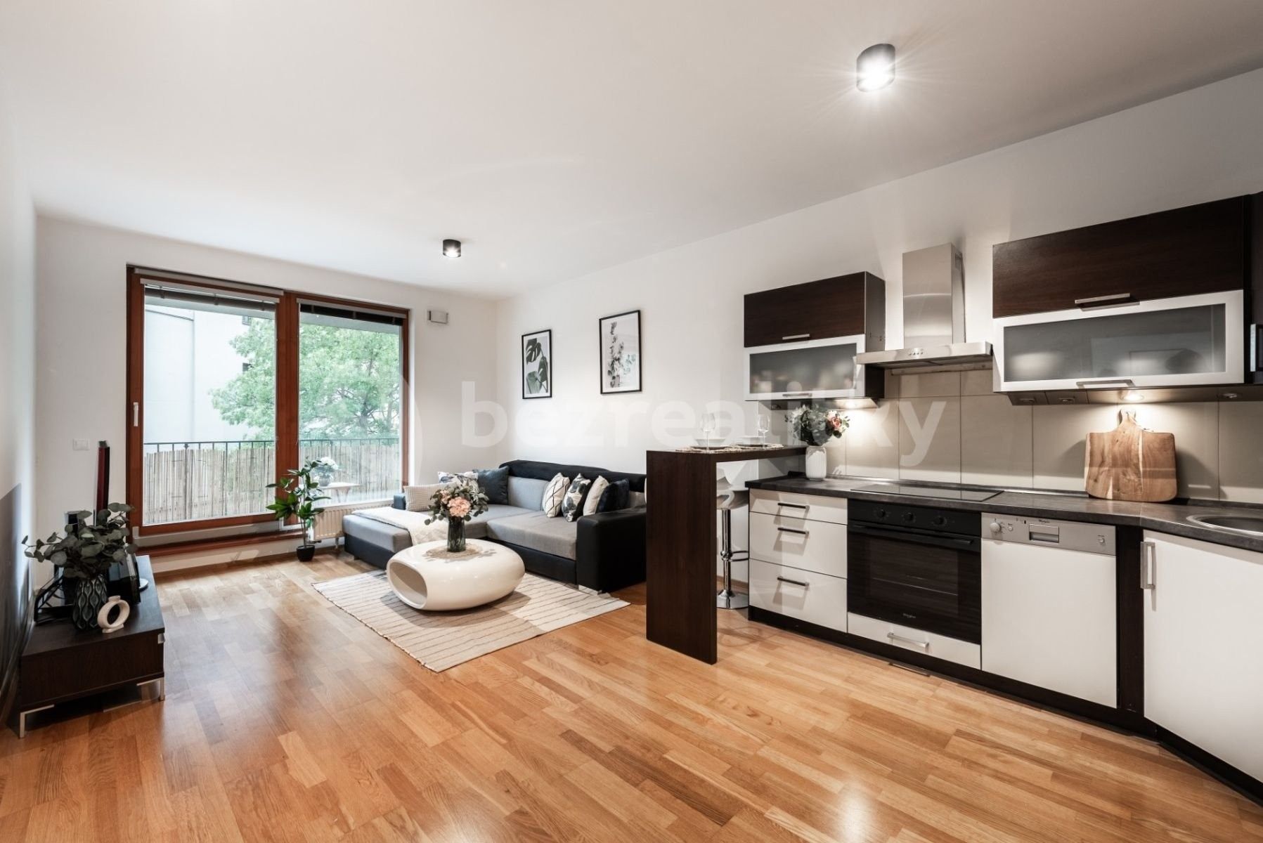 Prodej byt 2+kk - Varhulíkové, Praha, 55 m²