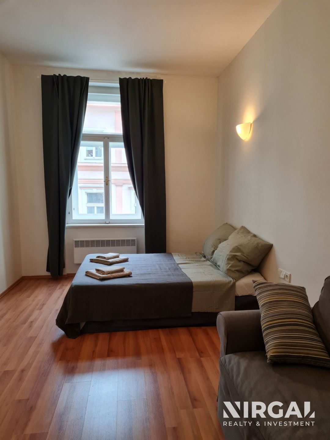 Prodej byt 1+1 - Husitská, Praha, 33 m²