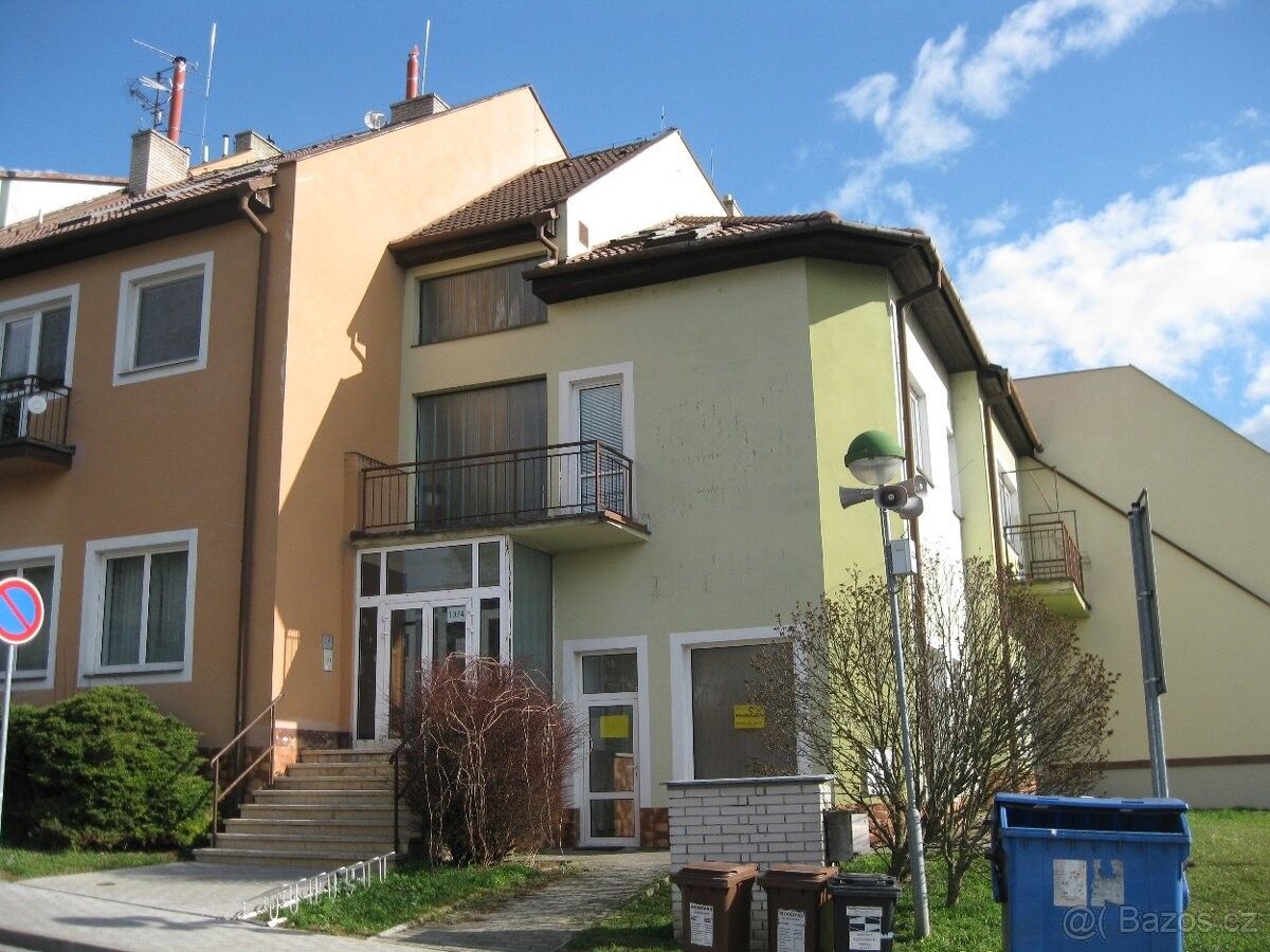 Pronájem obchodní prostory - Uherské Hradiště, 686 01