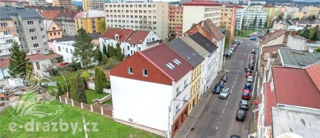 Rodinné domy, Zemská, Teplice, 180 m²