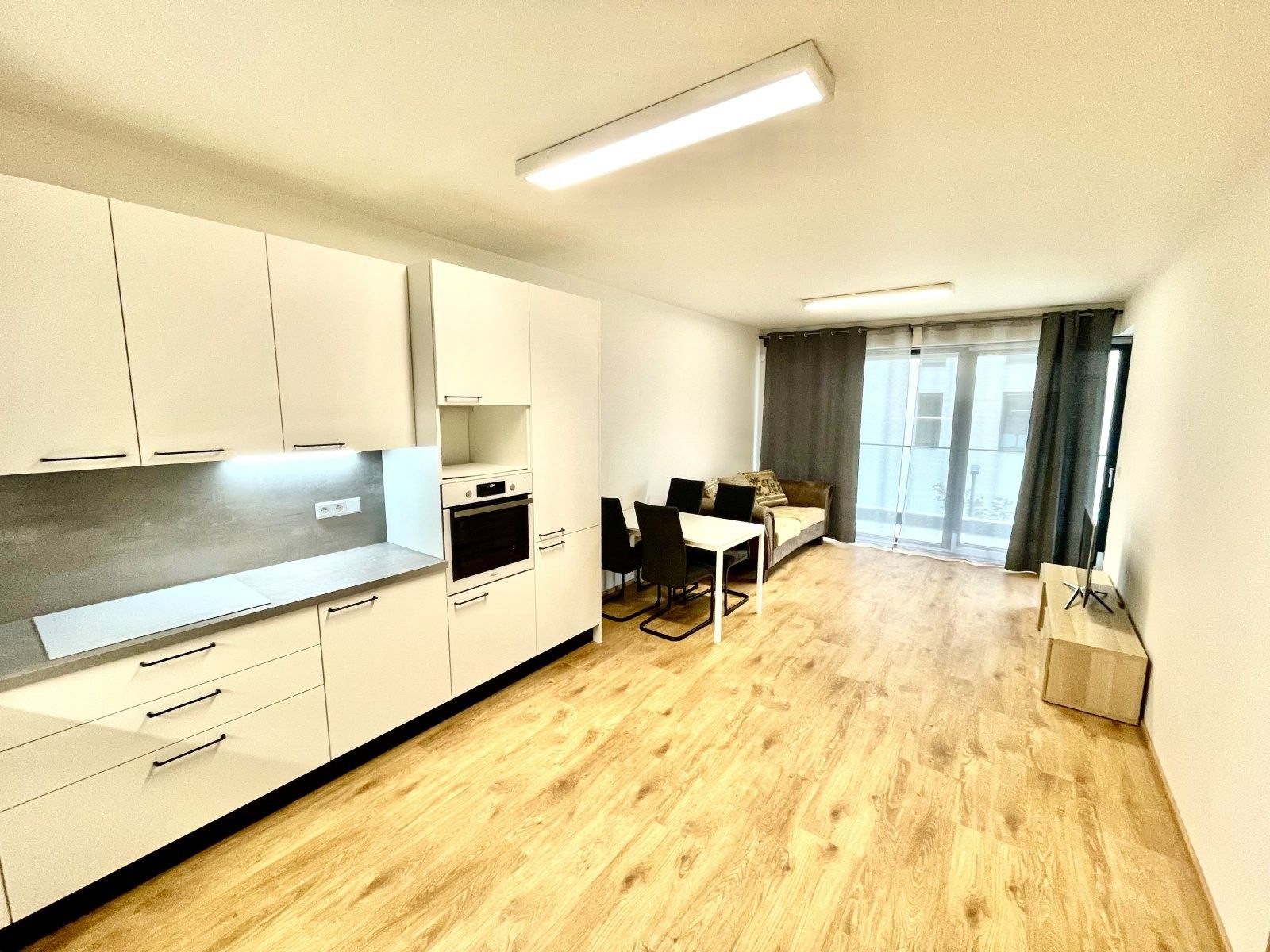 2+kk, Jana Želivského, Praha, 56 m²