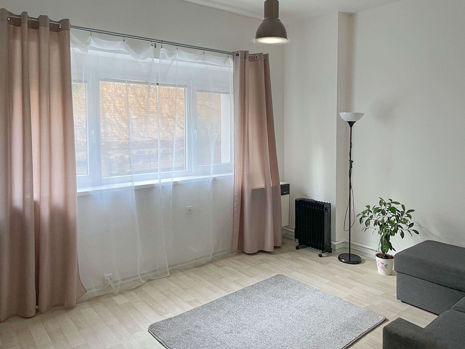 Pronájem byt 1+kk - Na bitevní pláni, Praha, 35 m²