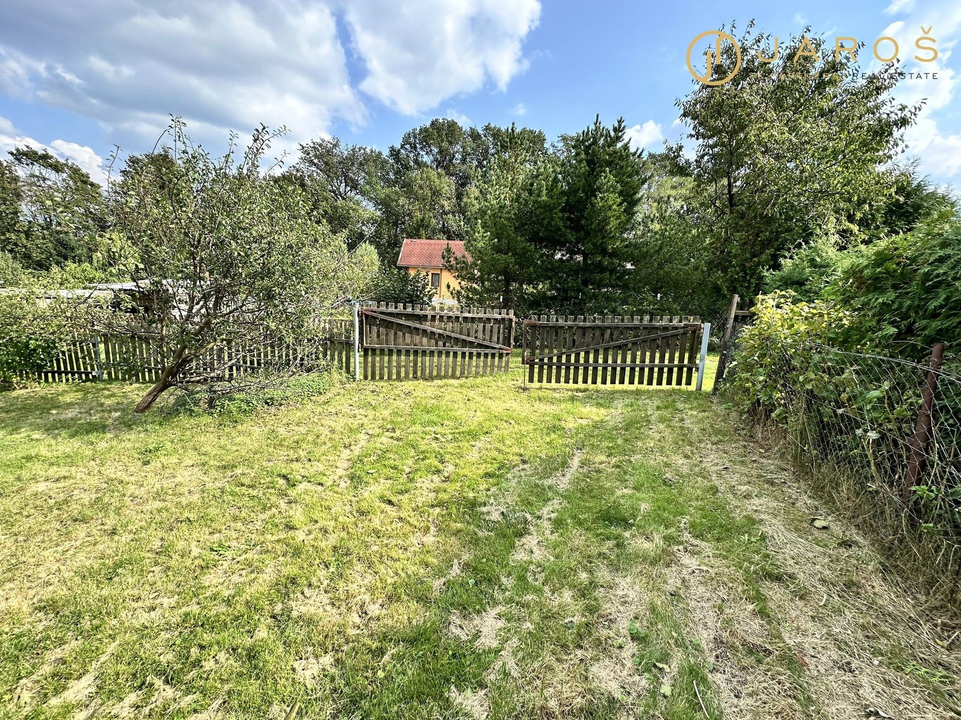 Zahrady, Červený Hrádek, Jirkov