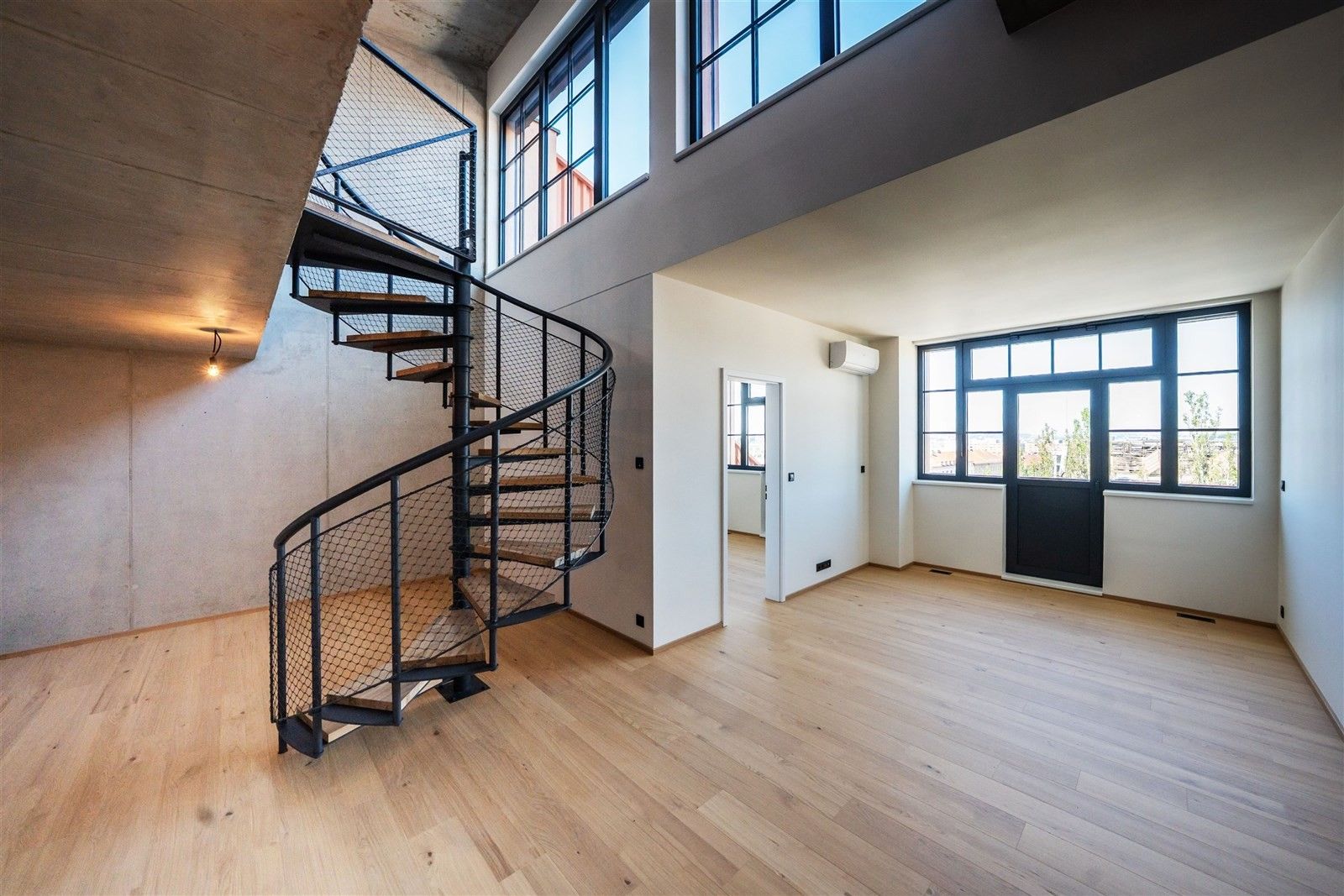 4+kk, Kolbenova, Praha, 100 m²