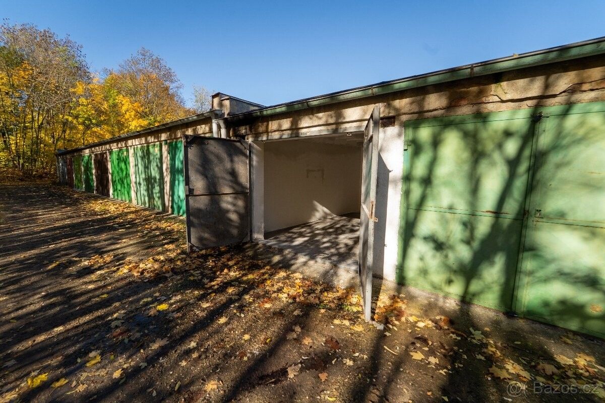 Garáže, Slaný, 274 01