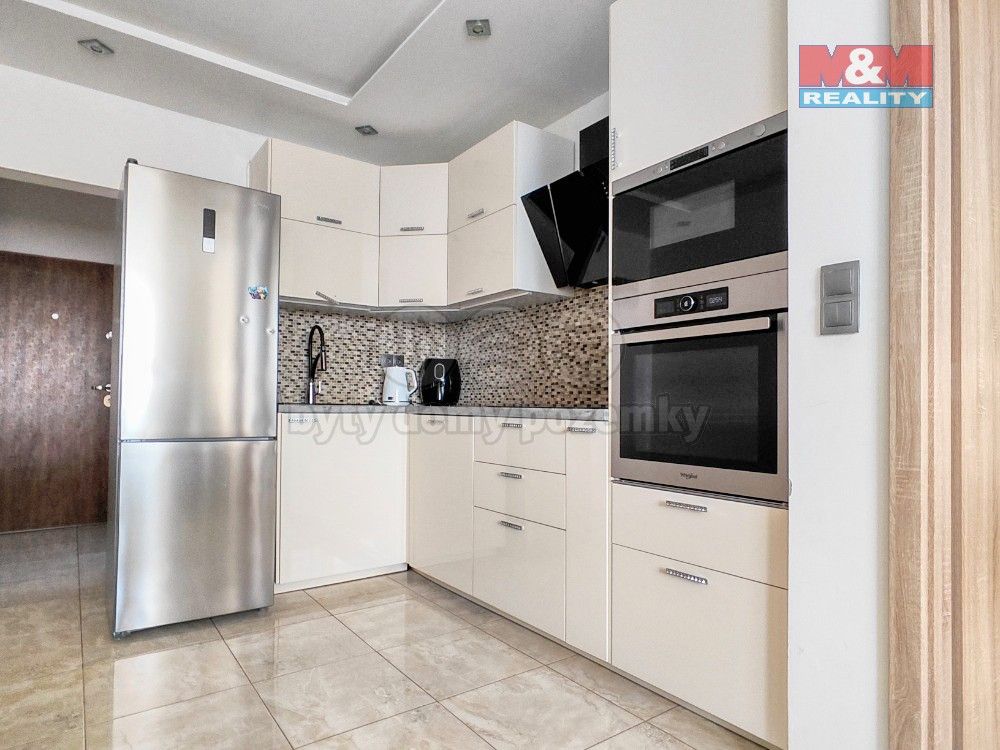 3+kk, Komenského, Šestajovice, 48 m²