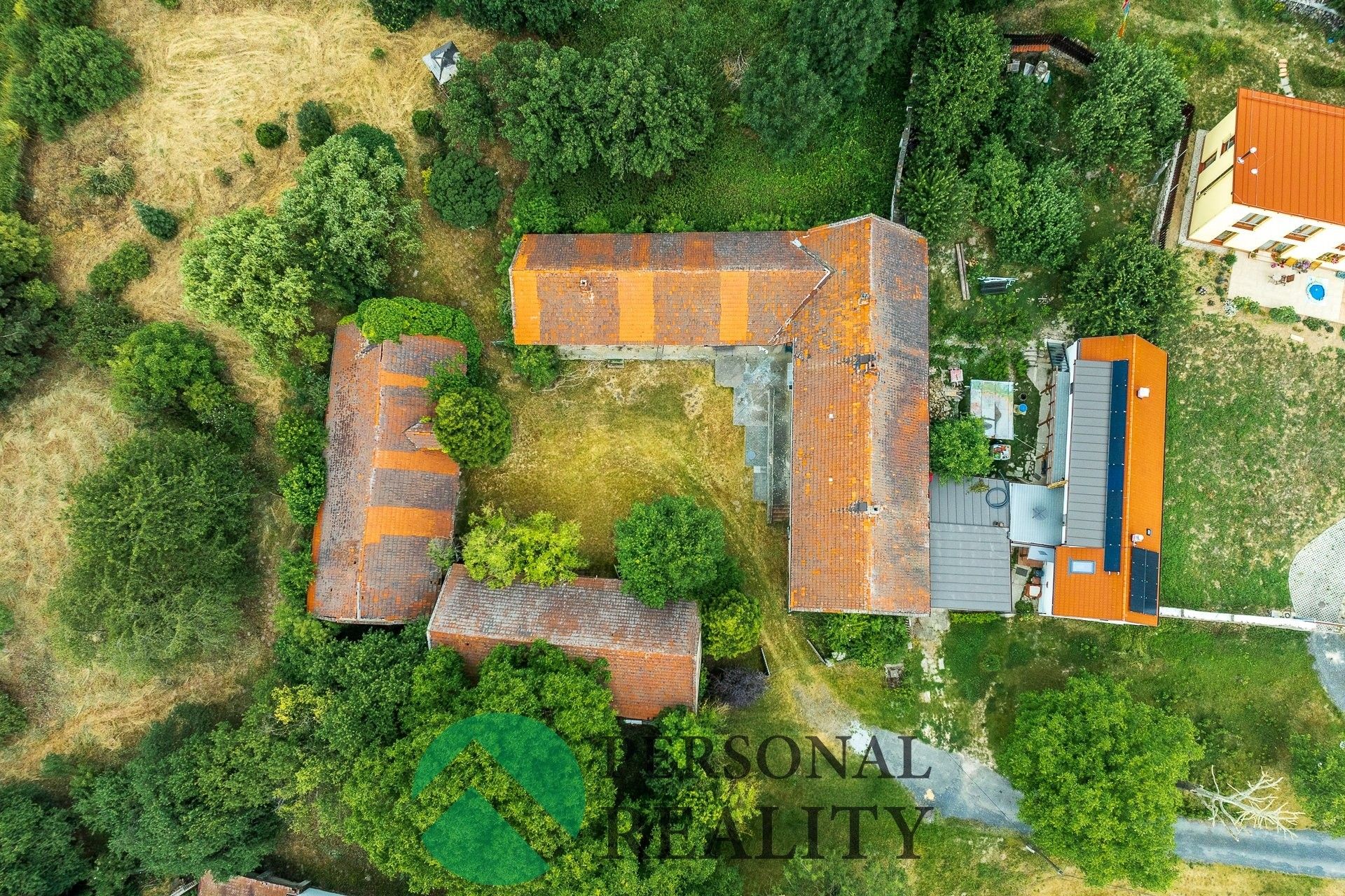 Zemědělské usedlosti, Nádvorní, Říčany, 98 m²