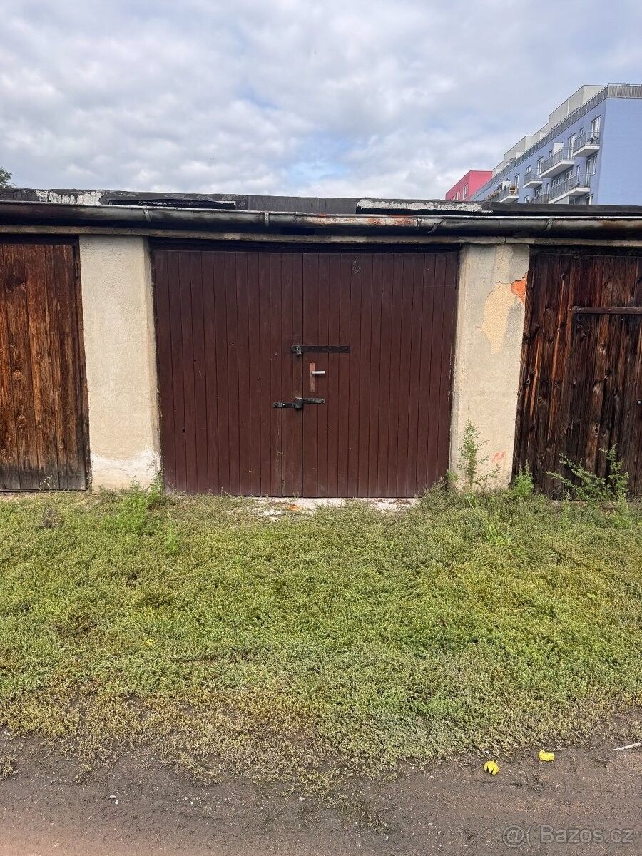 Garáže, Praha, 101 00