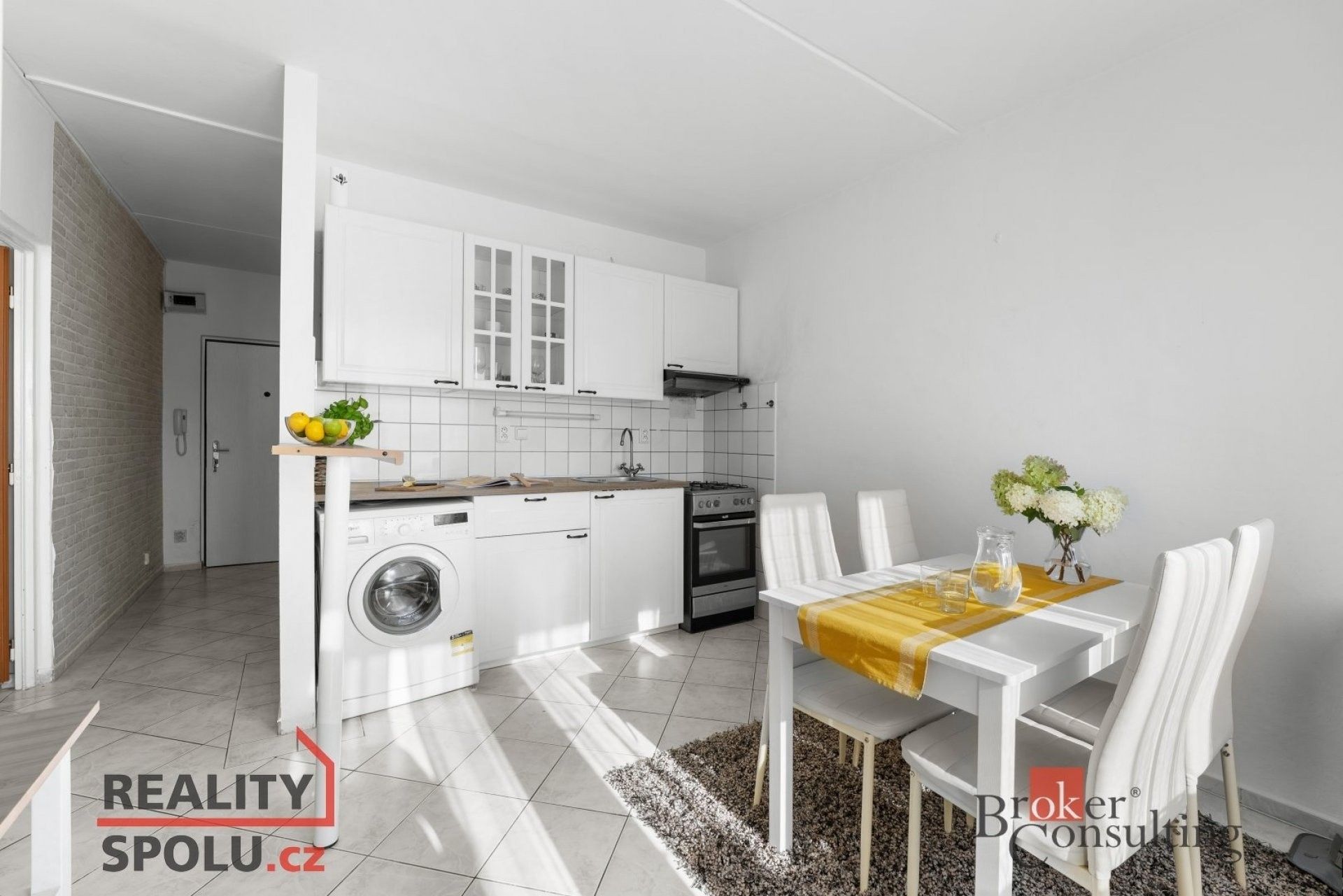 Prodej byt 1+1 - Hradecká, Hradec Králové, 38 m²