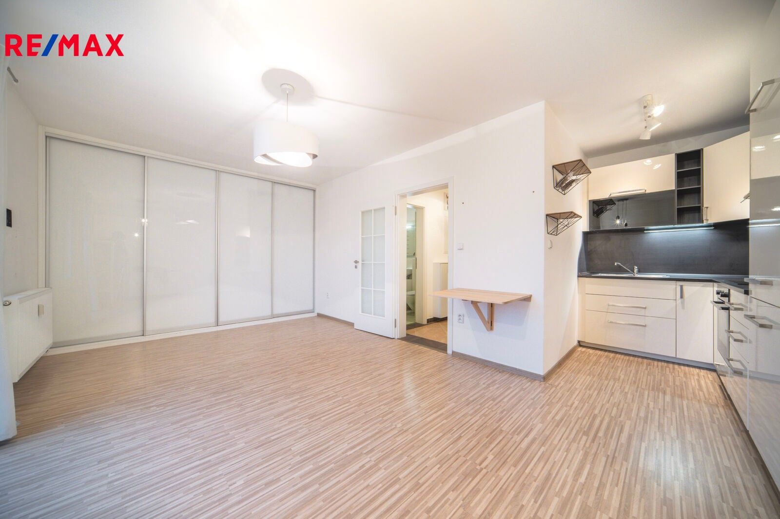 Prodej byt 1+kk - Velvarská, Horoměřice, 34 m²